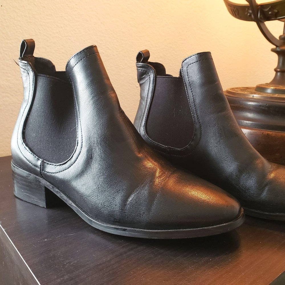 Forever 21 Slip-on Black Booties